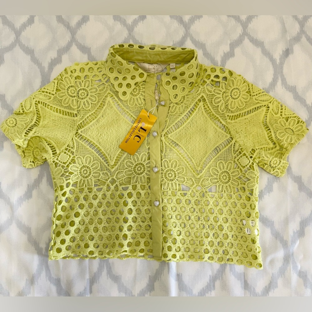 NWT Yellow Green Cropped Notched Collar Blouse